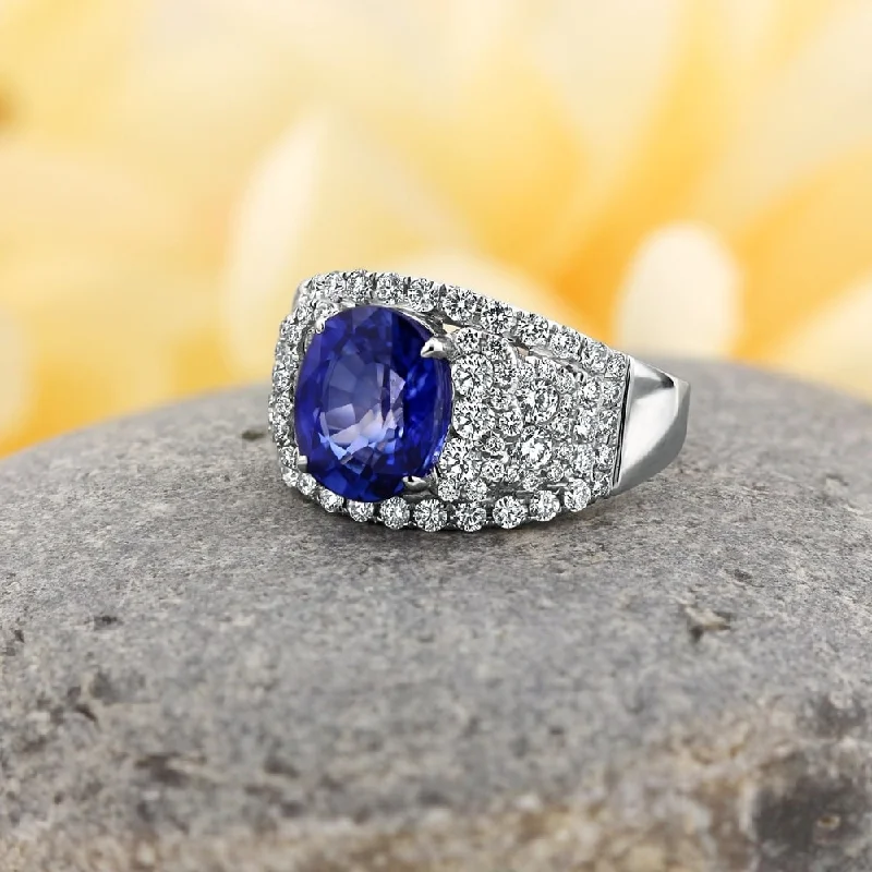 Auriya 8 1/3ct Oval-cut Blue Sapphire and 1 1/3ctw Pave Diamond Ring 18K Gold